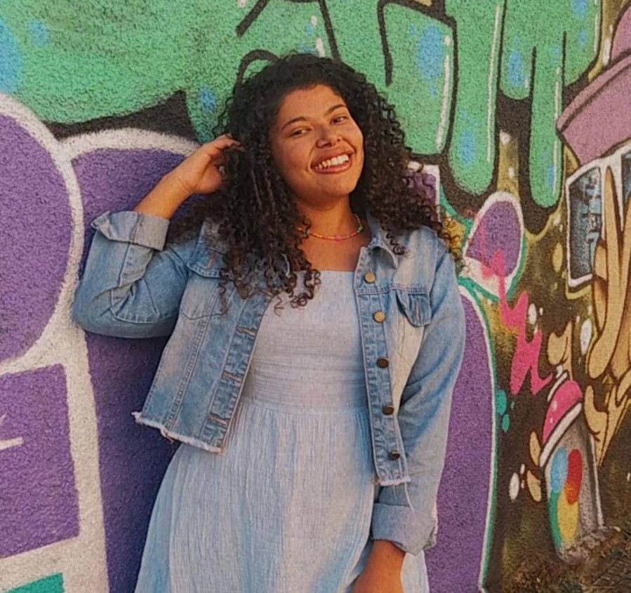 Foto de uma mulher de 22 anos